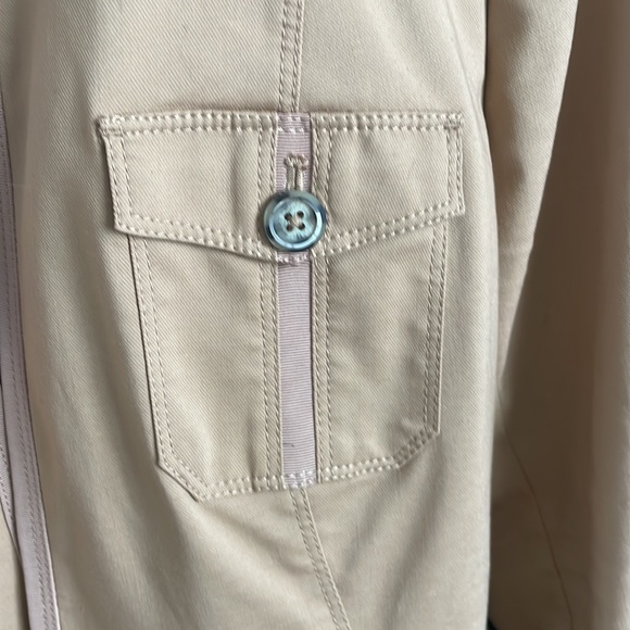 White House Black Market light weight jacket size 10 in mint condition. - Picture 11 of 17